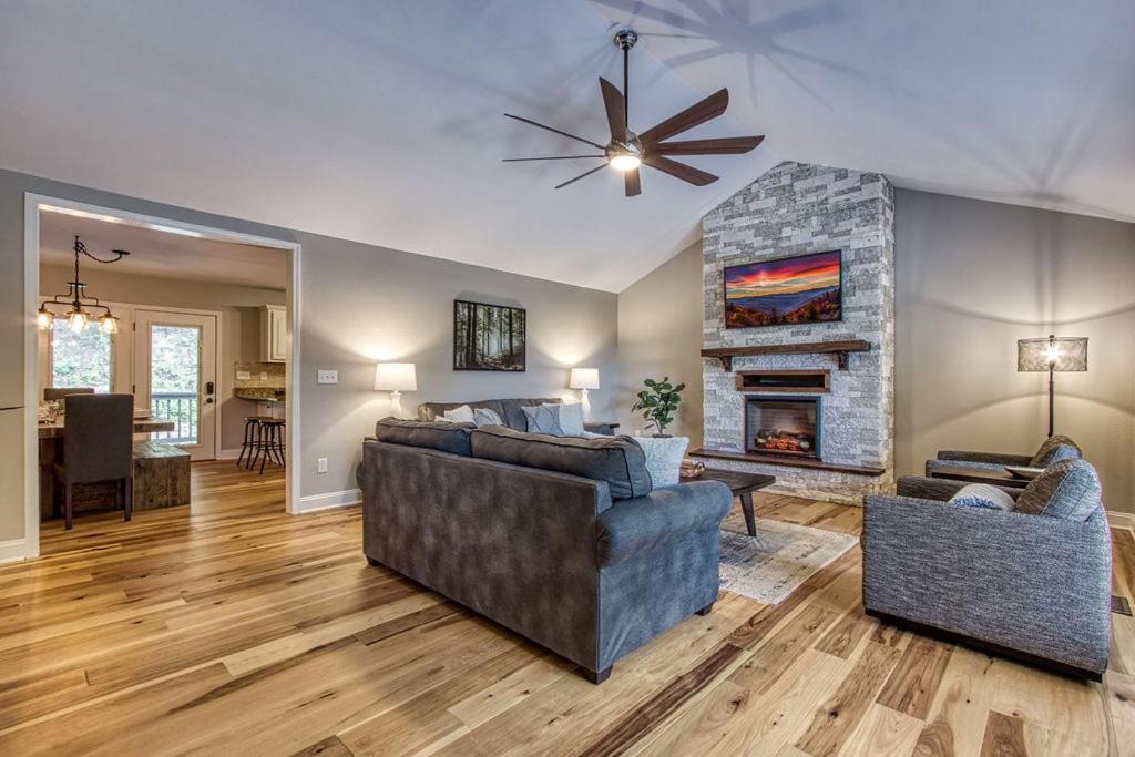 Tranquility Hollow, Indoor Pool, Game Room, 1089 Free Tickets Each Paid Day, Dollywood And More! Sevierville Kültér fotó